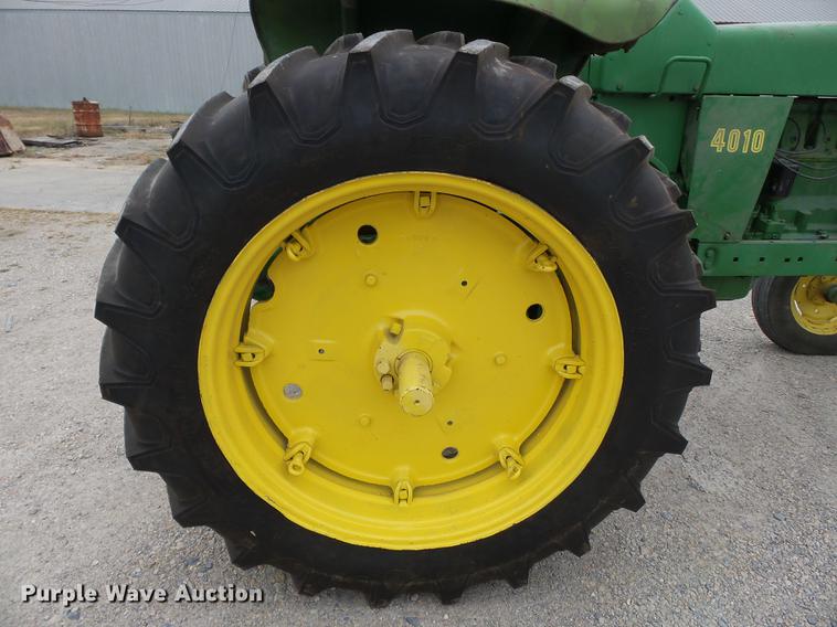 image for item DA2404 John Deere 4010 tractor