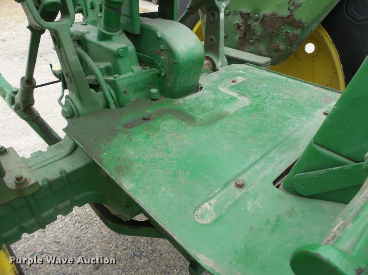 image for item DA2404 John Deere 4010 tractor