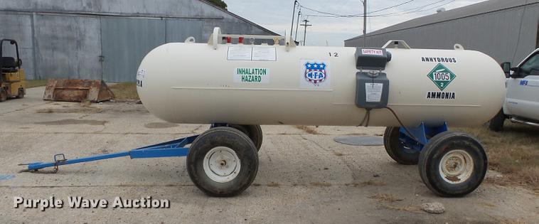 image for item DA2406 Anhydrous ammonia nurse tank