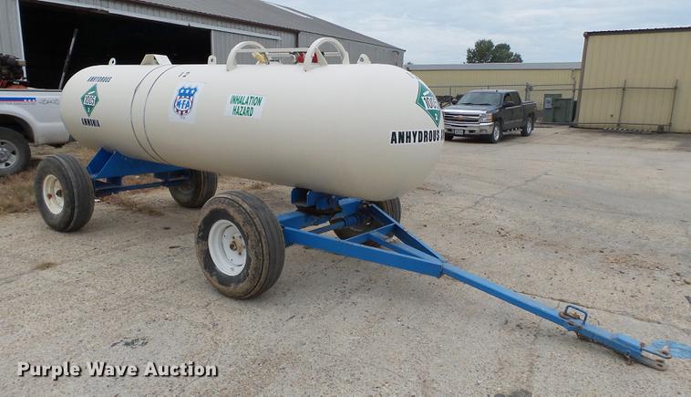 image for item DA2406 Anhydrous ammonia nurse tank