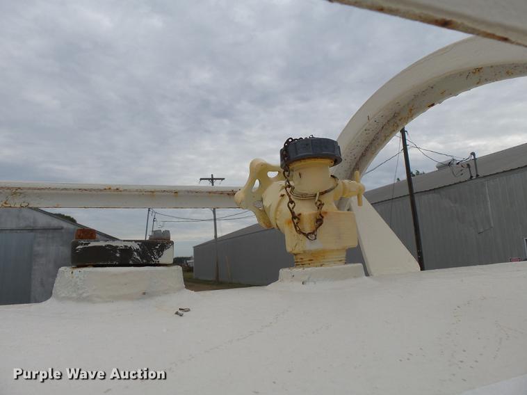 image for item DA2406 Anhydrous ammonia nurse tank