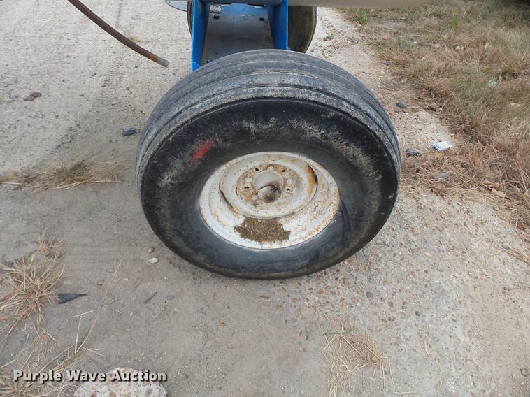 image for item DA2406 Anhydrous ammonia nurse tank