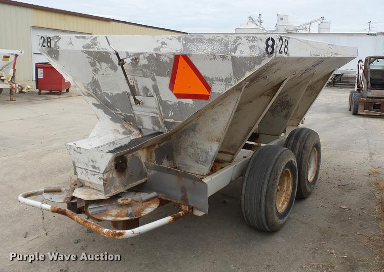 image for item DA2409 Fertilizer spreader