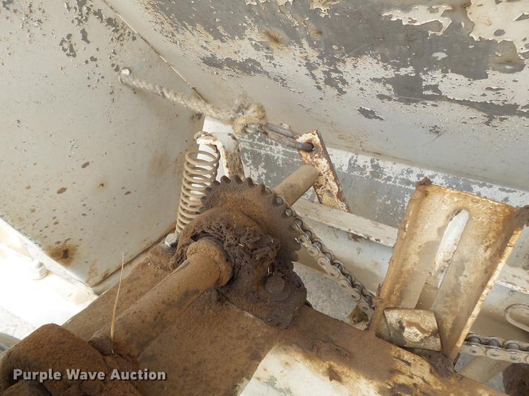 image for item DA2409 Fertilizer spreader