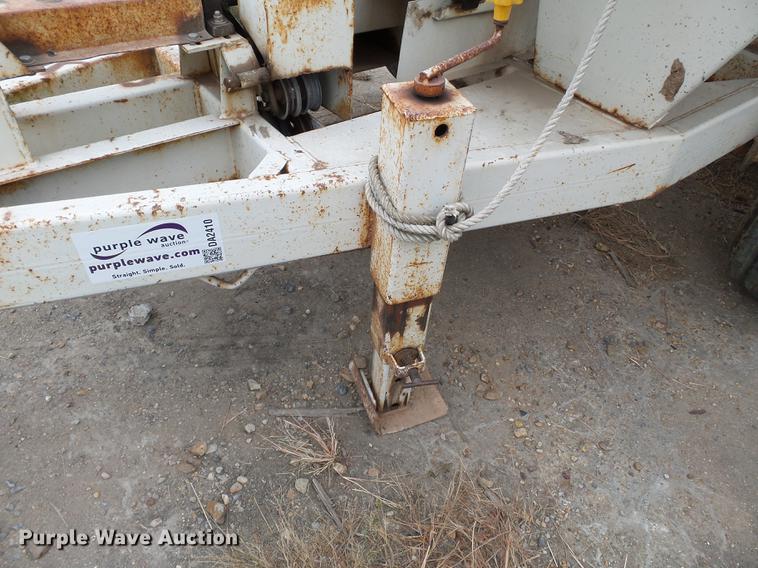 image for item DA2410 Fertilizer spreader