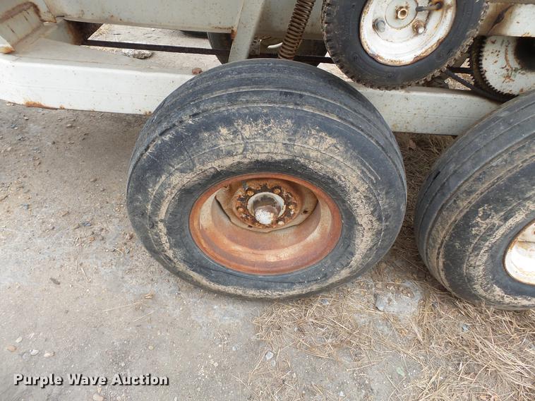 image for item DA2410 Fertilizer spreader