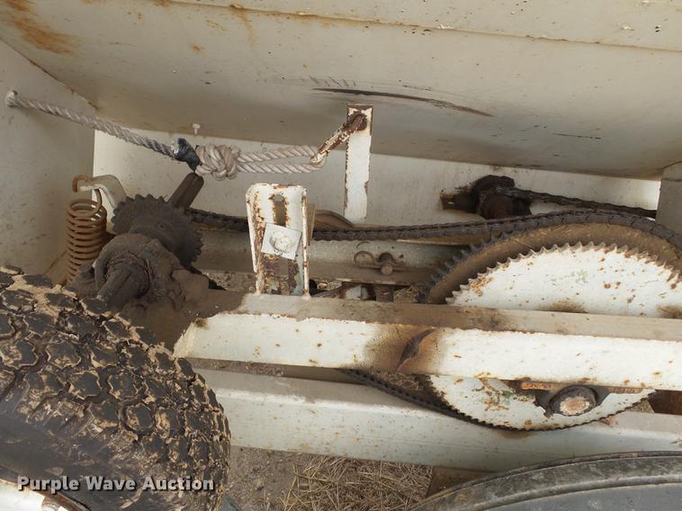 image for item DA2410 Fertilizer spreader