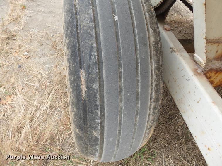 image for item DA2410 Fertilizer spreader