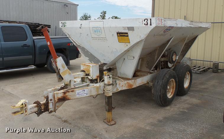 image for item DA2411 Fertilizer spreader