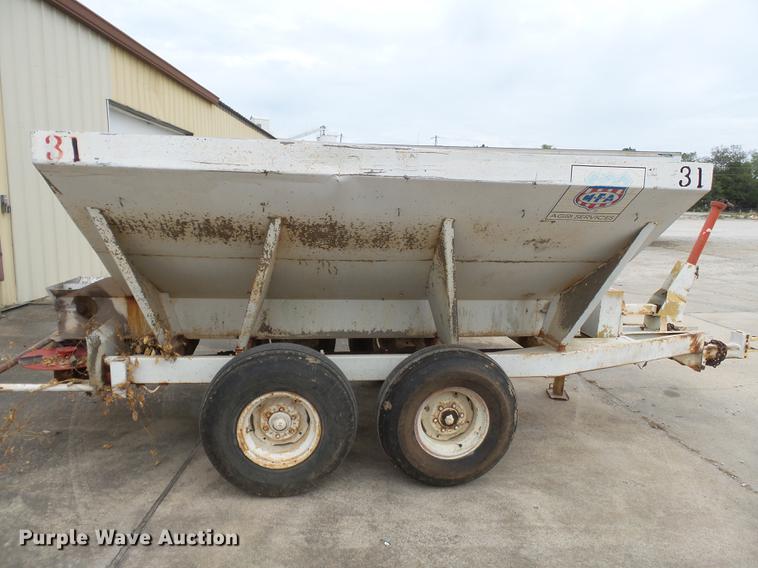 image for item DA2411 Fertilizer spreader
