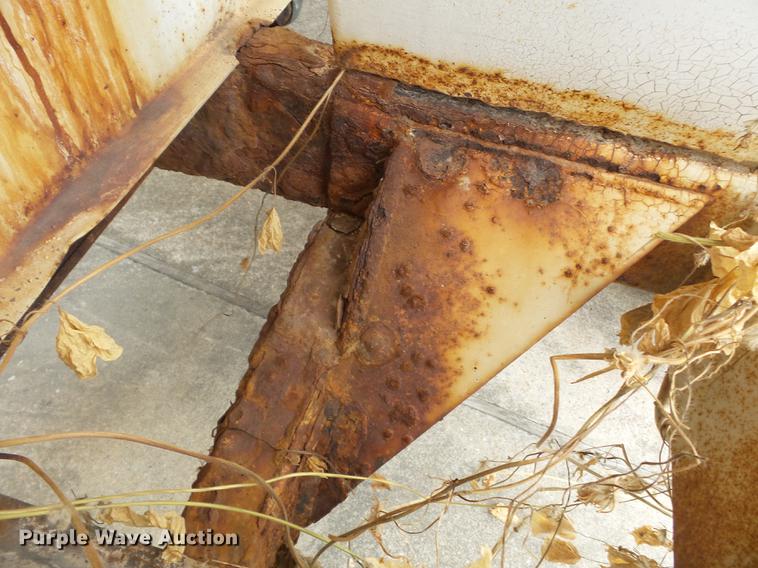 image for item DA2411 Fertilizer spreader