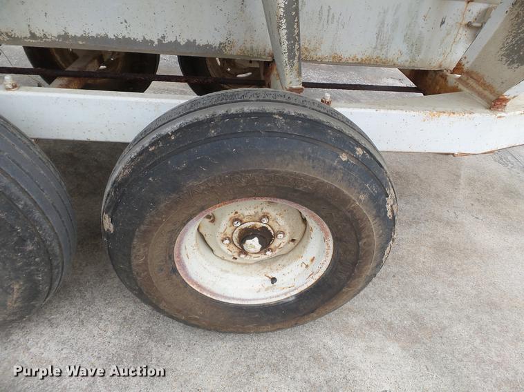 image for item DA2411 Fertilizer spreader