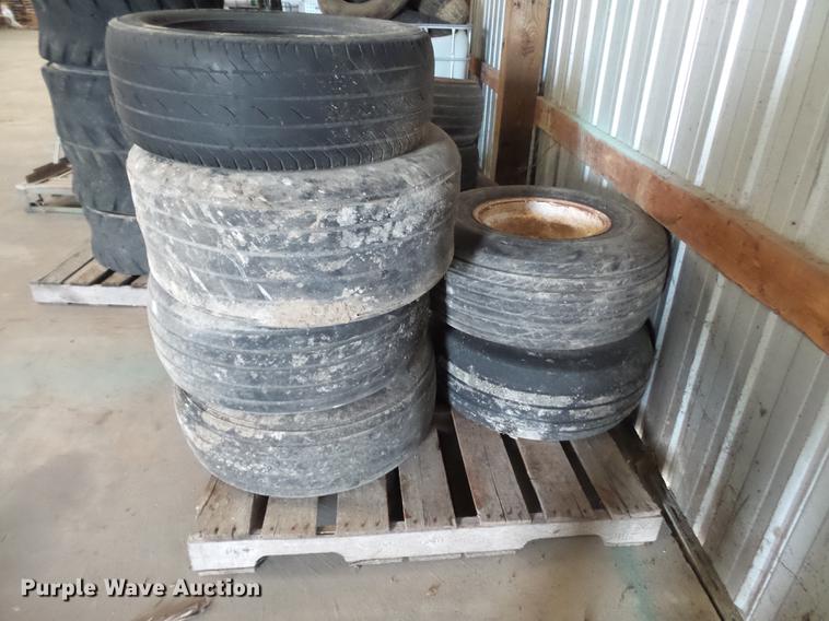 image for item DA2415 (23) tires
