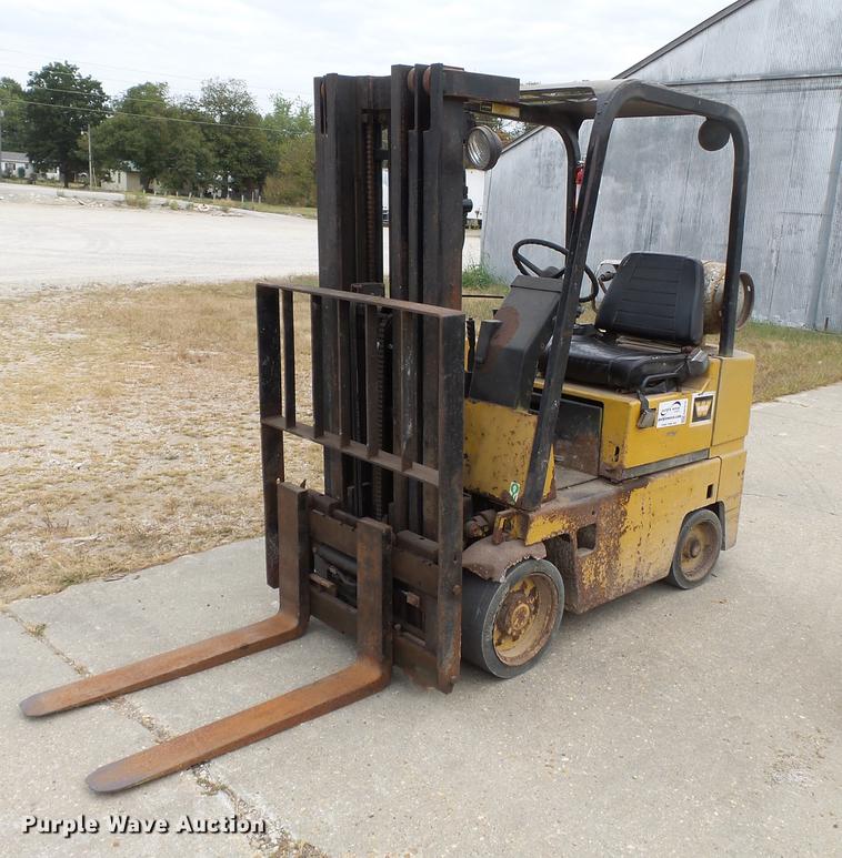 image for item DA2416 Caterpillar forklift