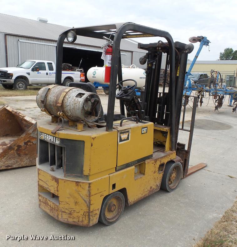 image for item DA2416 Caterpillar forklift
