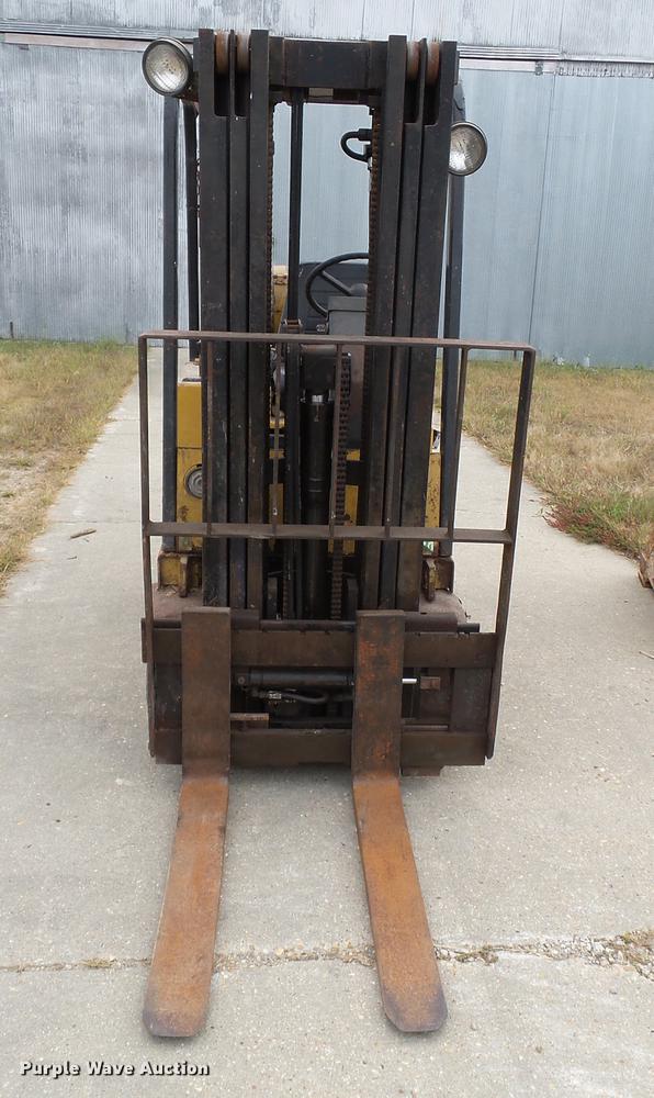 image for item DA2416 Caterpillar forklift