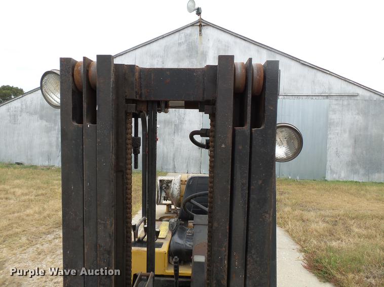 image for item DA2416 Caterpillar forklift