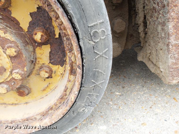 image for item DA2416 Caterpillar forklift