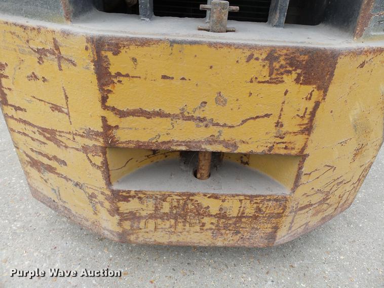 image for item DA2416 Caterpillar forklift