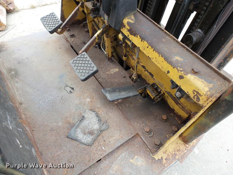 image for item DA2416 Caterpillar forklift