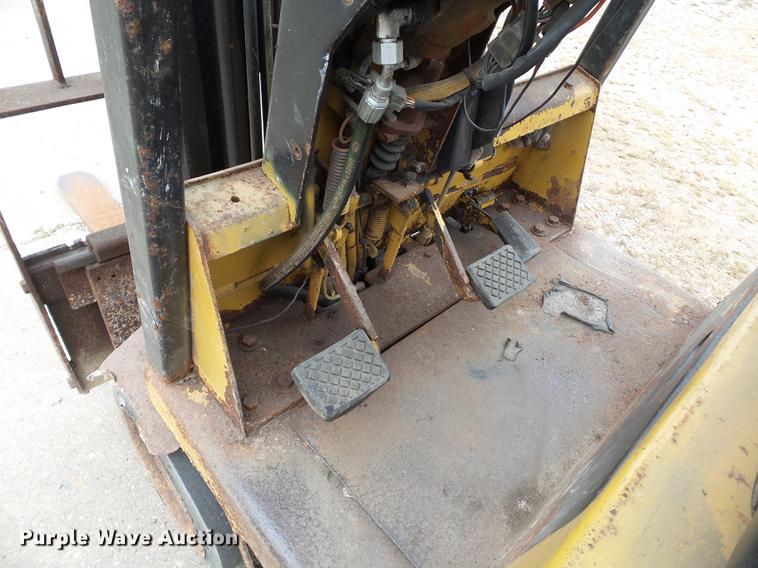 image for item DA2416 Caterpillar forklift