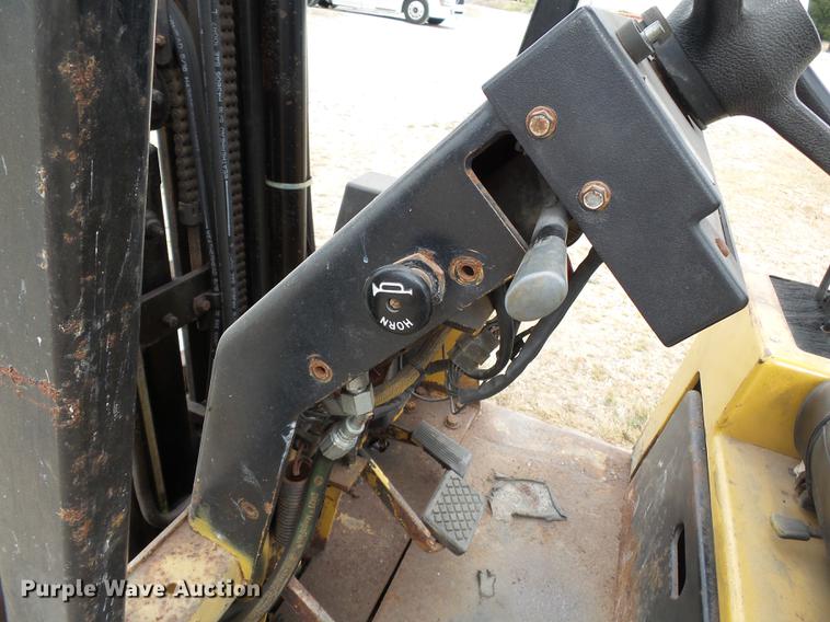 image for item DA2416 Caterpillar forklift