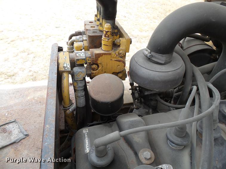 image for item DA2416 Caterpillar forklift
