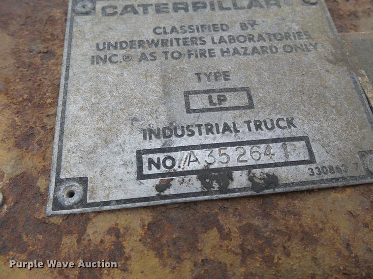 image for item DA2416 Caterpillar forklift