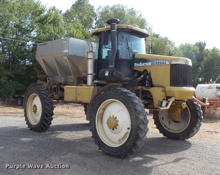 image for item DA2423 2002 Ag-Chem RoGator 1254C self-propelled applicator