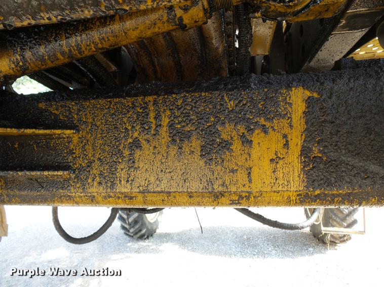 image for item DA2423 2002 Ag-Chem RoGator 1254C self-propelled applicator