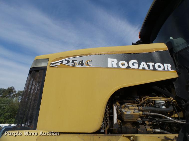 image for item DA2423 2002 Ag-Chem RoGator 1254C self-propelled applicator