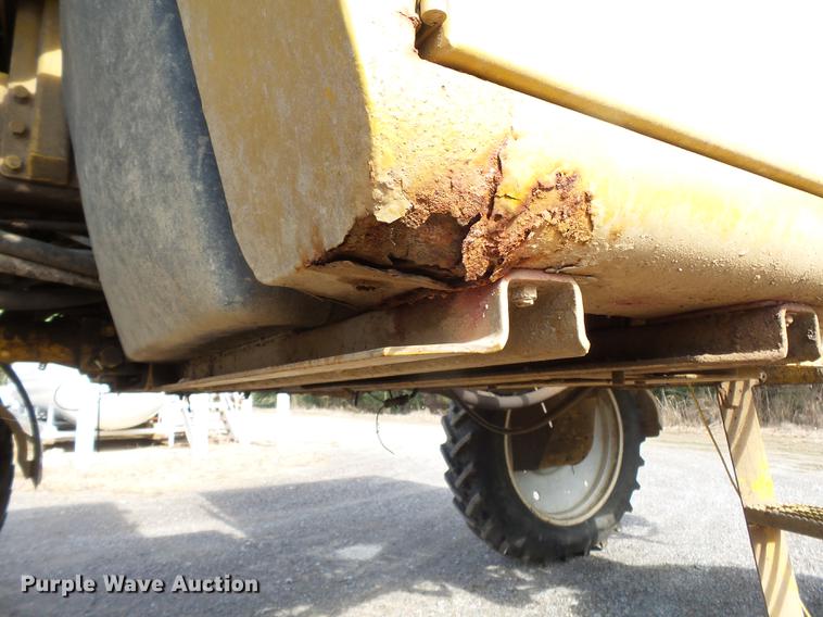 image for item DA2423 2002 Ag-Chem RoGator 1254C self-propelled applicator