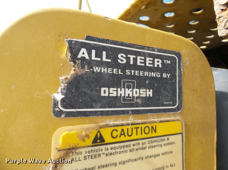 image for item DA2423 2002 Ag-Chem RoGator 1254C self-propelled applicator