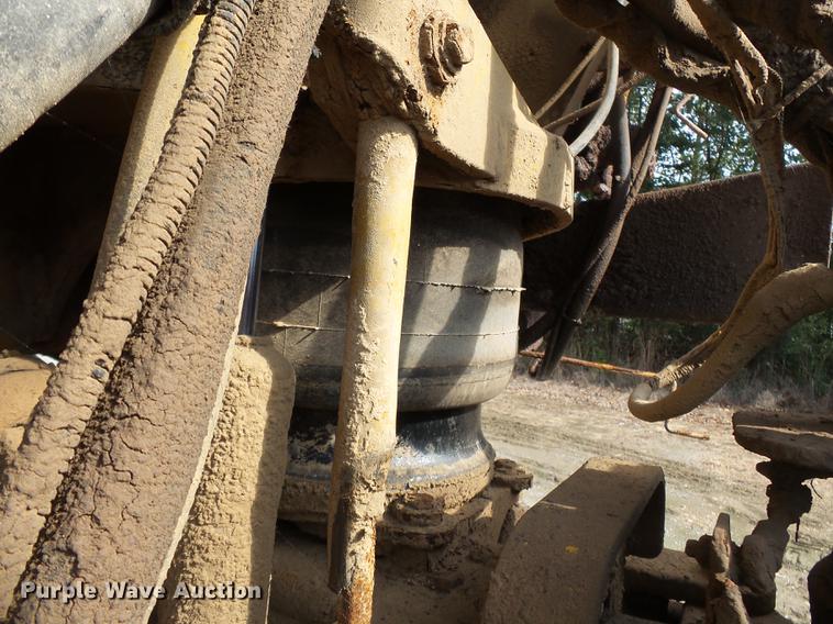 image for item DA2423 2002 Ag-Chem RoGator 1254C self-propelled applicator