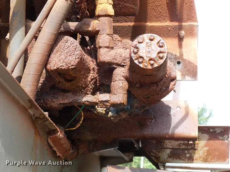 image for item DA2423 2002 Ag-Chem RoGator 1254C self-propelled applicator