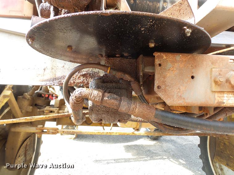 image for item DA2423 2002 Ag-Chem RoGator 1254C self-propelled applicator