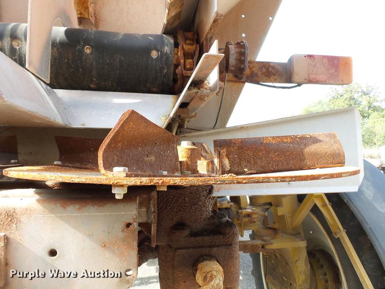 image for item DA2423 2002 Ag-Chem RoGator 1254C self-propelled applicator