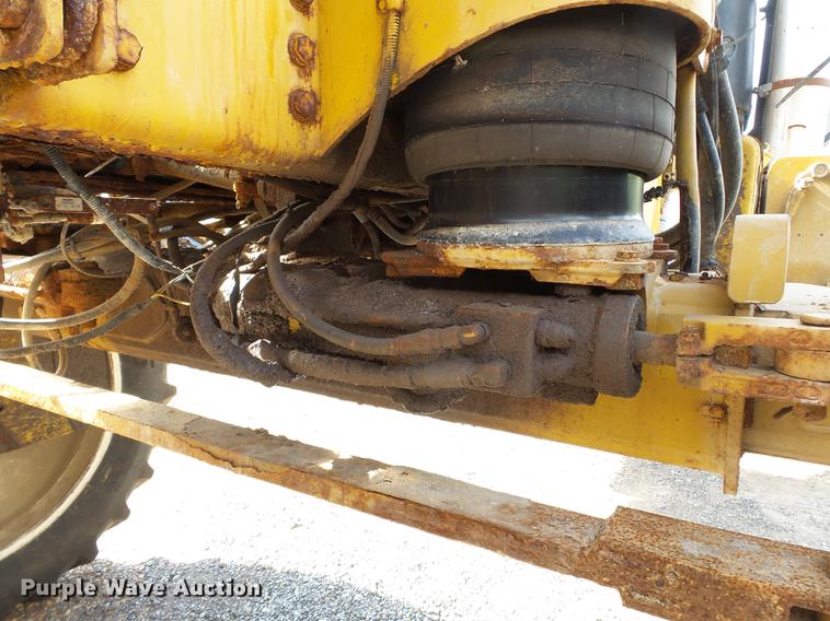 image for item DA2423 2002 Ag-Chem RoGator 1254C self-propelled applicator