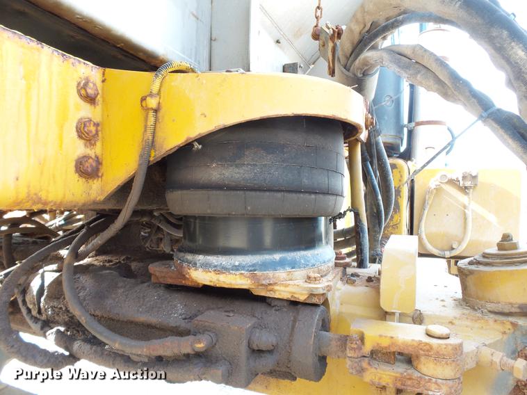 image for item DA2423 2002 Ag-Chem RoGator 1254C self-propelled applicator