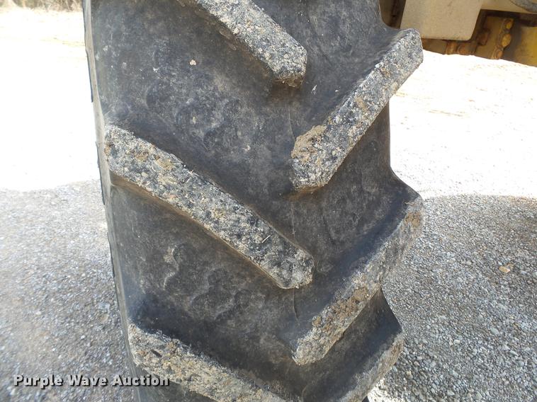 image for item DA2423 2002 Ag-Chem RoGator 1254C self-propelled applicator