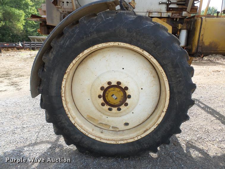 image for item DA2423 2002 Ag-Chem RoGator 1254C self-propelled applicator