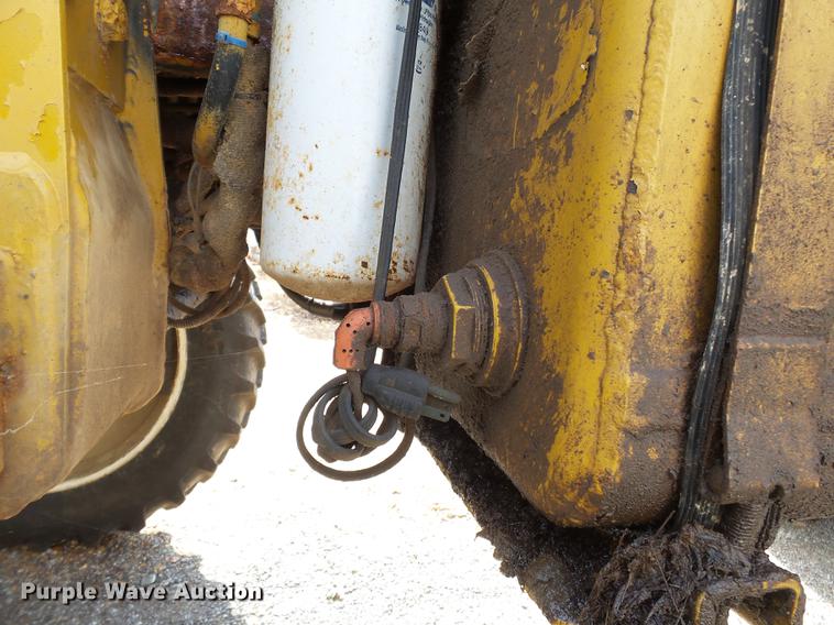 image for item DA2423 2002 Ag-Chem RoGator 1254C self-propelled applicator