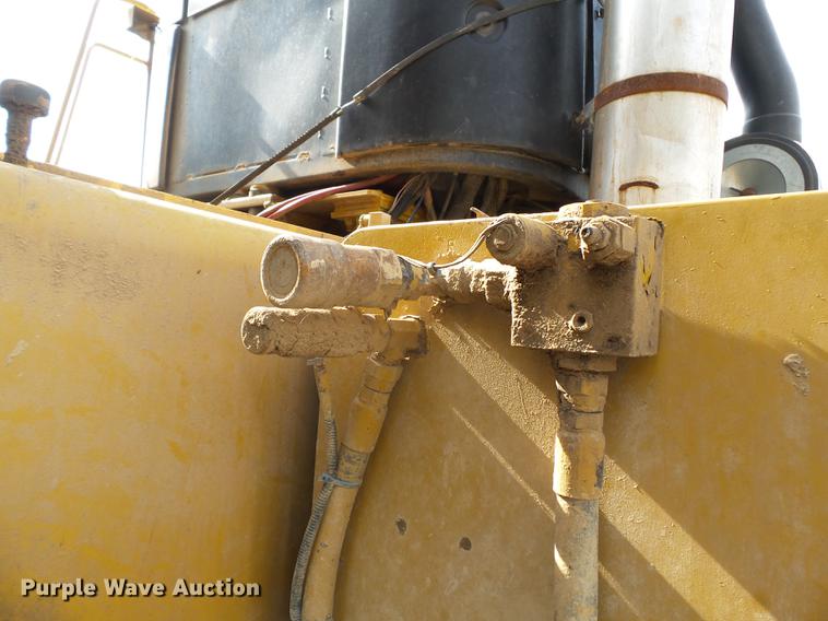 image for item DA2423 2002 Ag-Chem RoGator 1254C self-propelled applicator