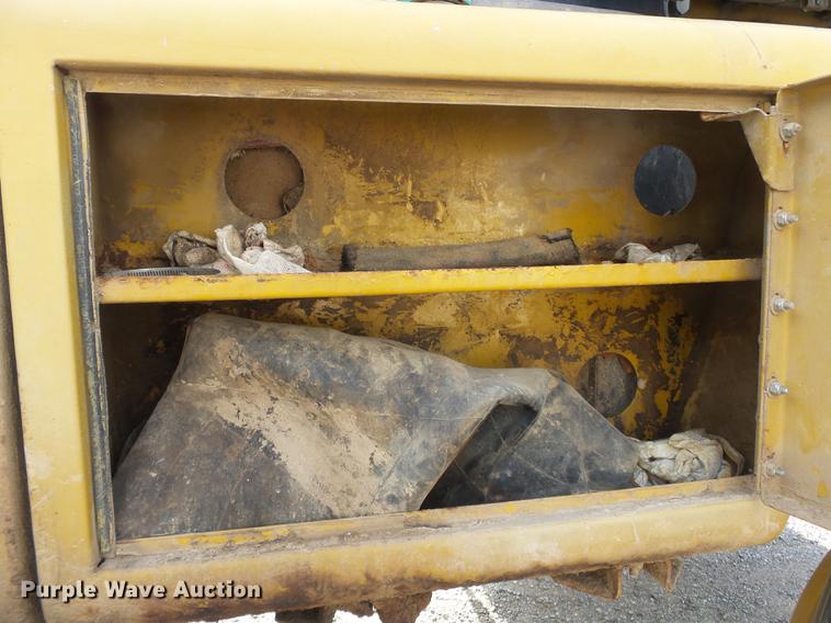 image for item DA2423 2002 Ag-Chem RoGator 1254C self-propelled applicator