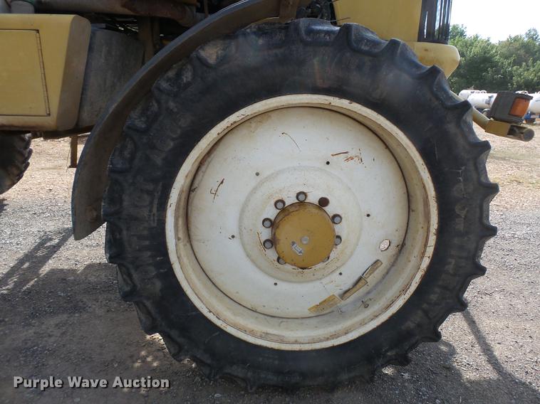 image for item DA2423 2002 Ag-Chem RoGator 1254C self-propelled applicator