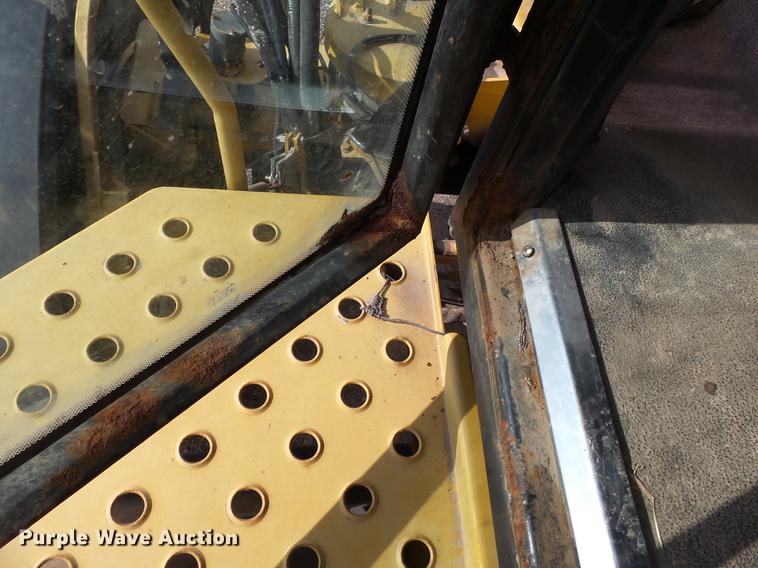 image for item DA2423 2002 Ag-Chem RoGator 1254C self-propelled applicator