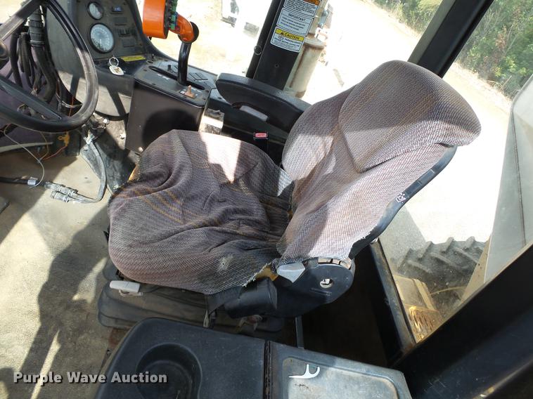 image for item DA2423 2002 Ag-Chem RoGator 1254C self-propelled applicator