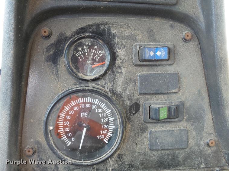 image for item DA2423 2002 Ag-Chem RoGator 1254C self-propelled applicator