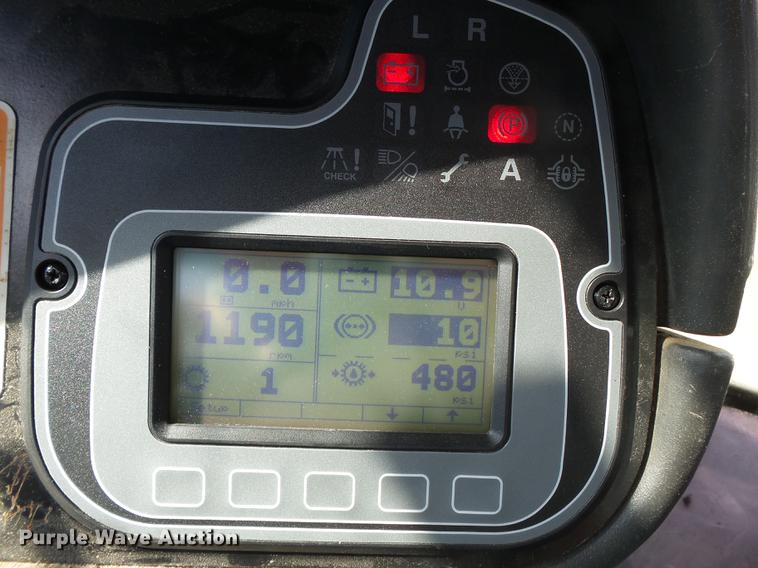 image for item DA2423 2002 Ag-Chem RoGator 1254C self-propelled applicator