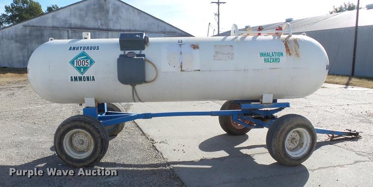 image for item DA2425 Anhydrous ammonia nurse tank